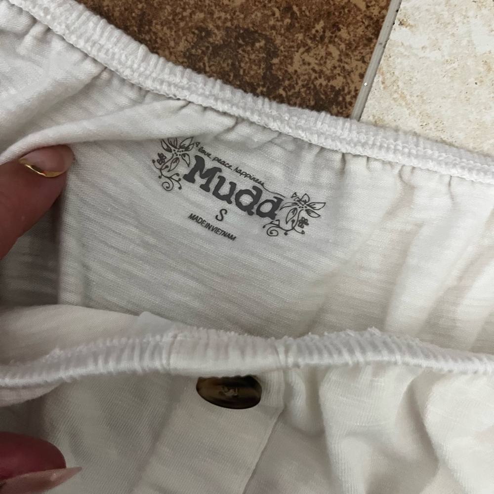 Mudd White Button-Up Crop Top - Picture 2 of 2